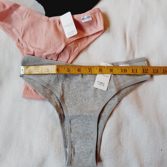 Bundle of Women's underwear - Picture 3 of 5